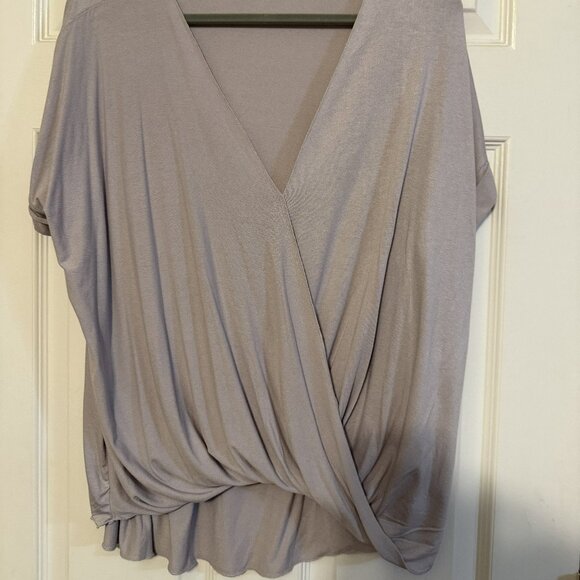 Double Zero Lavender Blouse – Size M, Lightweight Draped V-Neck Top - Picture 3 of 3